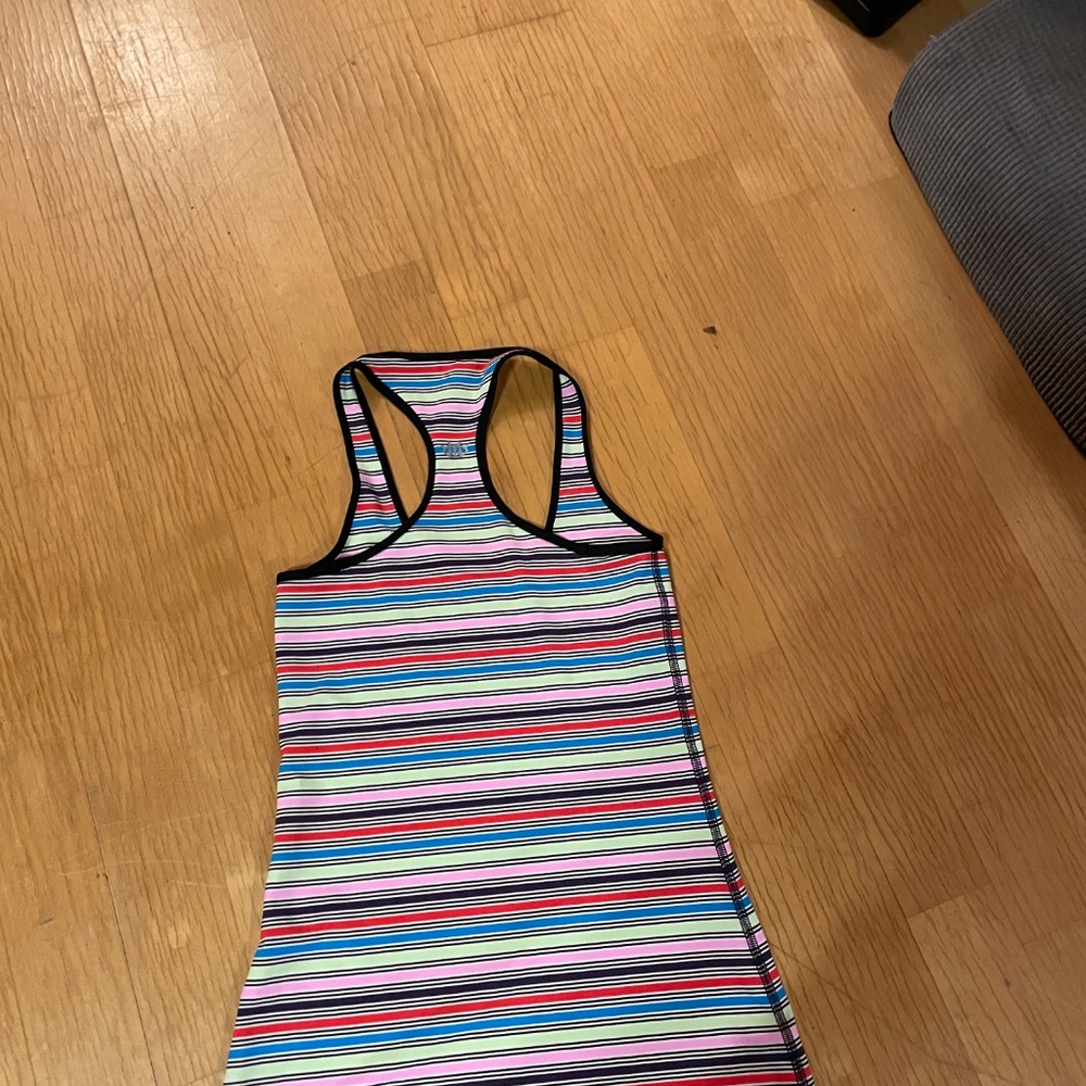 4/$20 Lululemon Size 4 Razorback Tank Top - Picture 2 of 4